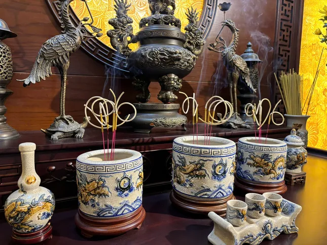 Sự hài hòa trong không gian thờ kết hợp hiện đại và truyền thống ảnh 5