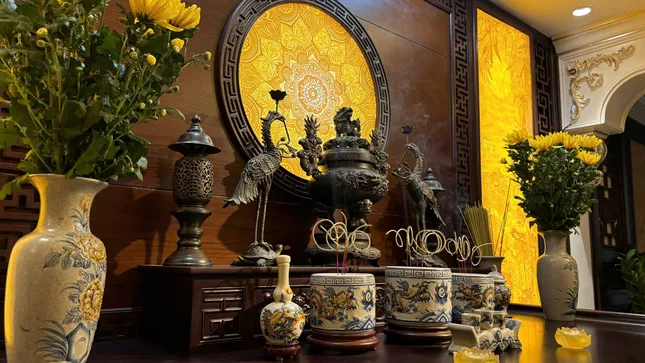 Sự hài hòa trong không gian thờ kết hợp hiện đại và truyền thống ảnh 4