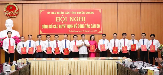Tuyên Quang công bố quyết định bổ nhiệm lãnh đạo các sở sau sáp nhập ảnh 1