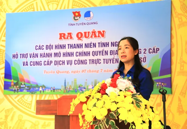 Nhiều người dân tộc thiểu số lần đầu thao tác màn hình cảm ứng không còn bỡ ngỡ ảnh 14