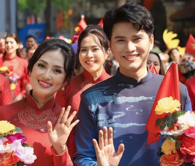 Nữ MC góp giọng trong thời khắc trọng đại của Lễ kỷ niệm 30/4 ảnh 2