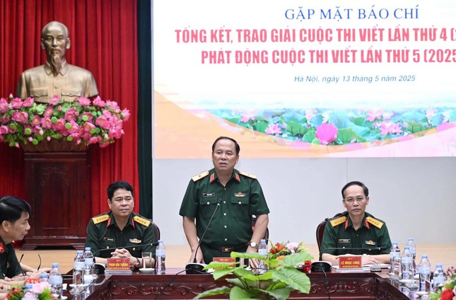 Tìm ra 30 tác phẩm xuất sắc nhất cuộc thi &apos;Bảo vệ nền tảng tư tưởng của Đảng trong tình hình mới&apos; ảnh 1