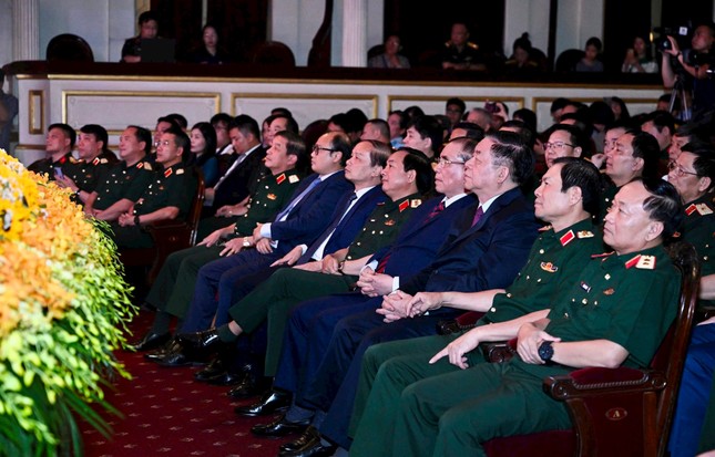 GS.TS triết học 86 tuổi giành giải cao nhất cuộc thi bảo vệ nền tảng tư tưởng của Đảng ảnh 1