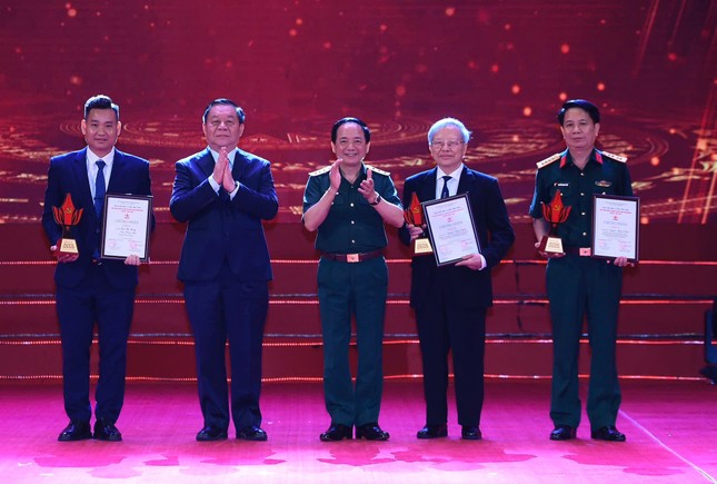 GS.TS triết học 86 tuổi giành giải cao nhất cuộc thi bảo vệ nền tảng tư tưởng của Đảng ảnh 3