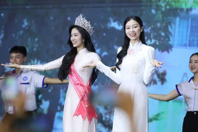 Hoa hậu Việt Nam không chọn 'viên ngọc đã quá sáng', mà ưu tiên 'viên ngọc thô ráp' ảnh 3