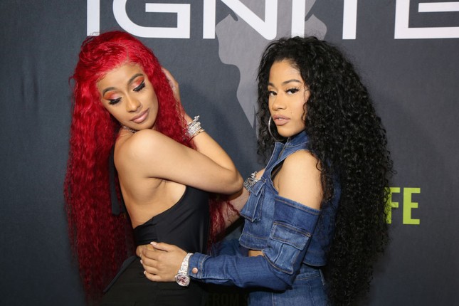 Em gái Cardi B và người yêu đồng giới bị kiện vì hành hung, nhổ nước bọt vào người khác ảnh 1