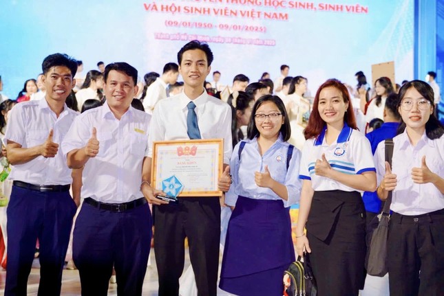 TPHCM, Bắc Giang tuyên dương Sinh viên 5 tốt ảnh 3