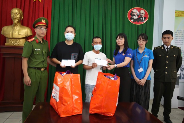 Jeunes Vietnamiens exceptionnels 2024 - Le capitaine Tran Vinh Chien promeut la prévention de la criminalité liée à la drogue photo 5