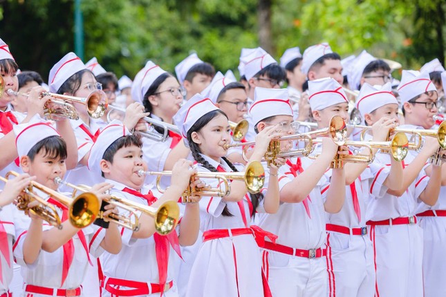 Thiếu nhi đồng diễn ‘Đất nước trọn niềm vui&apos; ảnh 1