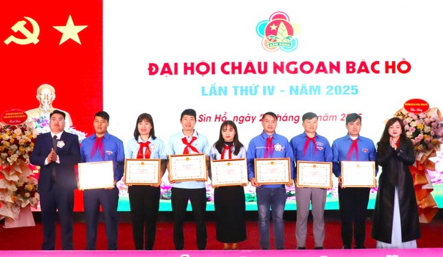 Tuyên dương 120 Cháu ngoan Bác Hồ ở huyện biên giới vùng cao tỉnh Lai Châu ảnh 5