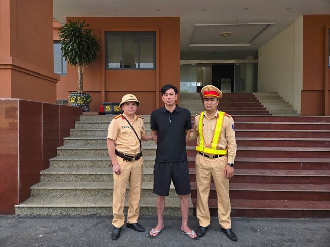 Bắt đôi vợ chồng tham gia giúp tên tội phạm ma tuý đặc biệt nguy hiểm Bùi Đình Khánh bỏ trốn ảnh 1