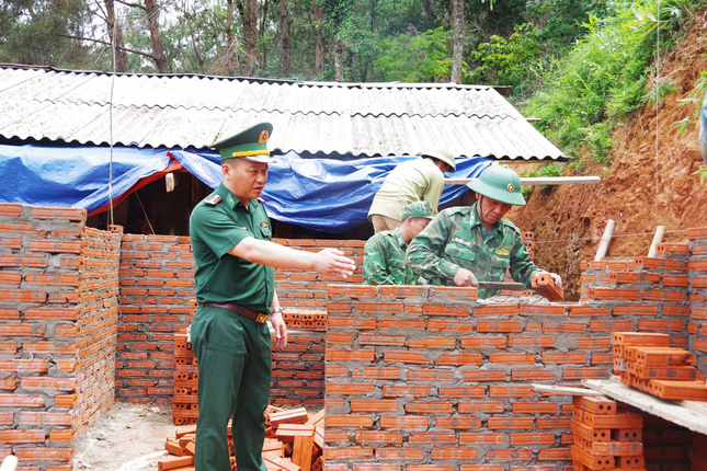  Dù gian khó đến đâu, quyết không để người dân sống trong nhà dột nát ảnh 7