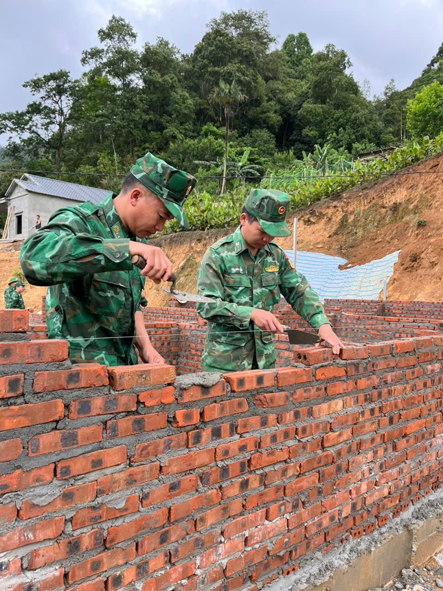  Dù gian khó đến đâu, quyết không để người dân sống trong nhà dột nát ảnh 5