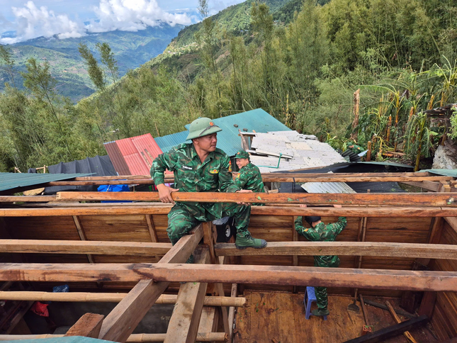  Dù gian khó đến đâu, quyết không để người dân sống trong nhà dột nát ảnh 1
