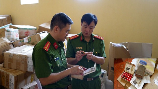 Bắt giữ cặp vợ chồng buôn bán hàng cấm tại Yên Bái ảnh 1