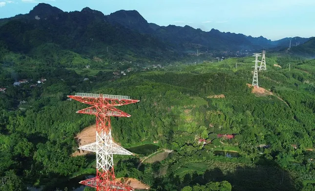 Công nhân chật vật trên công trường 500 kV Lào Cai – Vĩnh Yên vì thời tiết khắc nghiệt ảnh 4