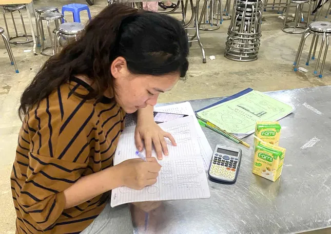 Sát cánh cùng sĩ tử nuôi giấc mơ vào đại học ảnh 5
