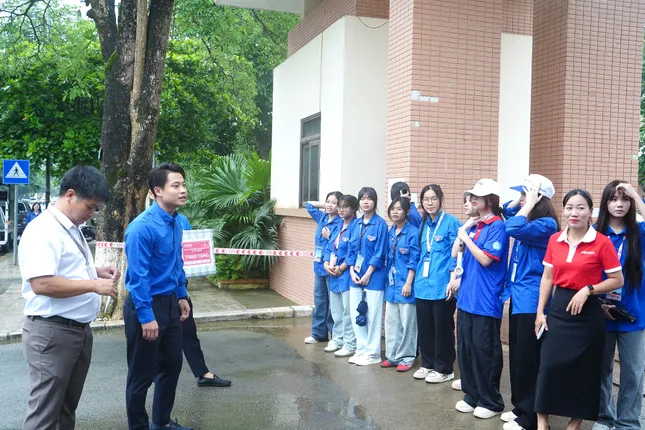 Lời chúc từ hoa hậu, KOL giúp sĩ tử vững tinh thần ảnh 3