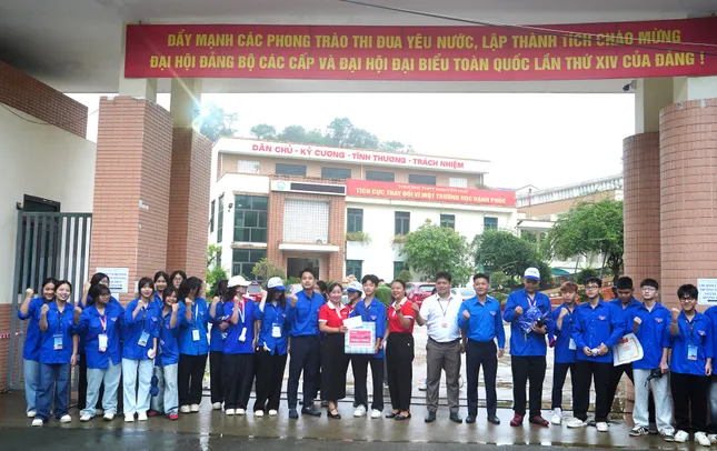 Lời chúc từ hoa hậu, KOL giúp sĩ tử vững tinh thần ảnh 4