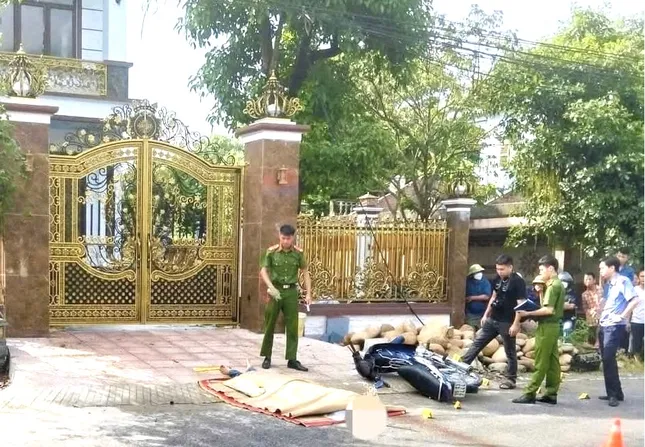 Va chạm với xe đầu kéo, người đàn ông tử vong tại chỗ ảnh 1