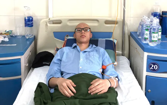 Hai học trò vùng cao lỡ hẹn thi tốt nghiệp THPT vì mắc bệnh hiểm nghèo ảnh 1