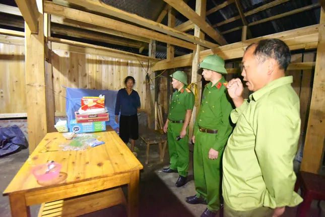 Kịp thời sơ tán 77 người dân trước sạt lở đất ở Lào Cai ảnh 3