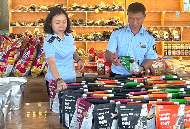Lào Cai xử lý hàng trăm vụ hàng giả, nộp ngân sách gần 4 tỷ đồng ảnh 1