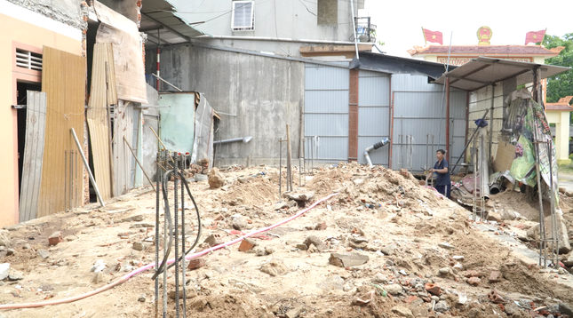 Hàng loạt hộ dân xây nhà không phép trong khu quy hoạch Dự án cảng biển Mỹ Thủy ảnh 1