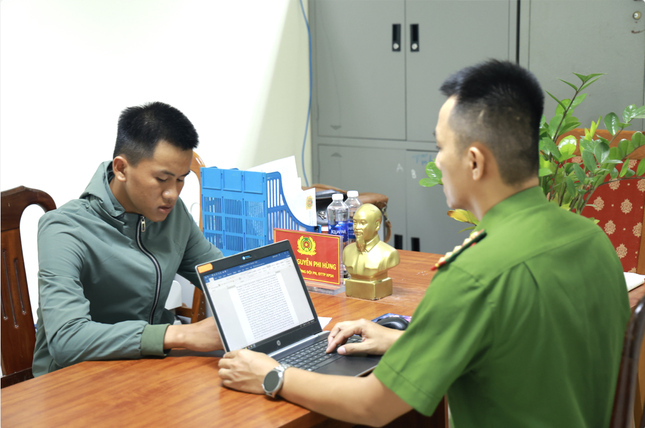 Bắt nhóm đối tượng chiếm đoạt tài khoản facebook, nhắn tin mượn tiền ảnh 3
