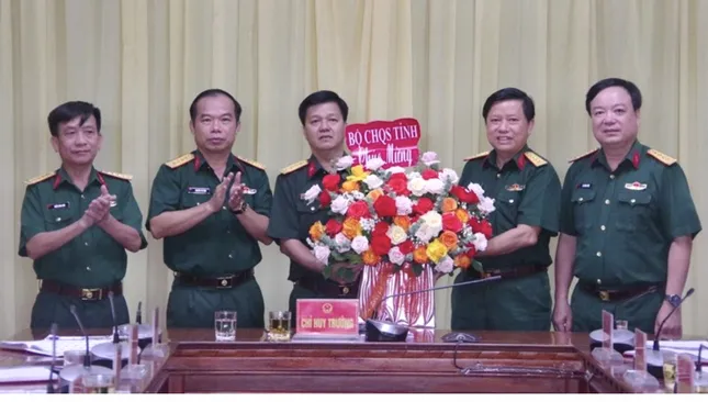 Công bố quyết định của Bộ trưởng Quốc phòng về công tác cán bộ ảnh 1
