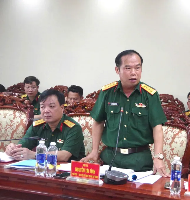 Bàn giao chức trách, nhiệm vụ Chỉ huy trưởng Bộ CHQS tỉnh Quảng Trị ảnh 4