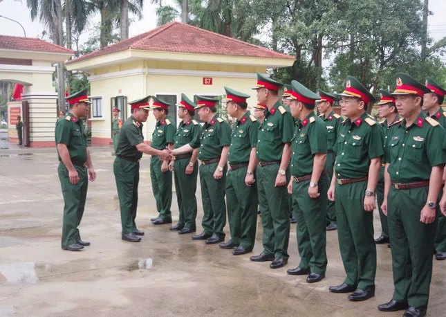 Bộ Quốc phòng kiểm tra sắp xếp lại cơ quan quân sự khi thực hiện chính quyền địa phương hai cấp ở Quảng Bình, Quảng Trị ảnh 1