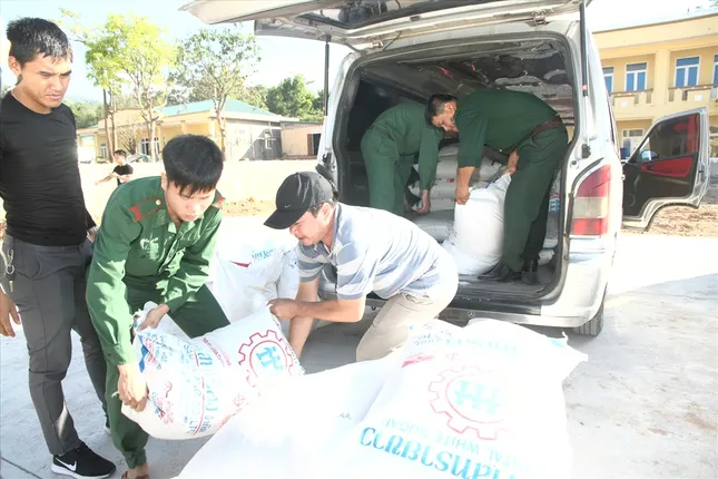 Buôn lậu lô hàng 54 triệu đồng, bị phạt 50 triệu ảnh 1
