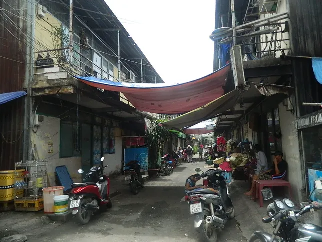Đất tái định cư Thủ Thiêm giao cho 'đại gia', dân sống tạm bợ ảnh 2