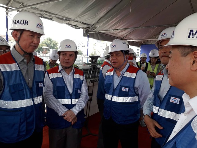 Thủ tướng Nguyễn Xuân Phúc: 'Dự án metro, chúng ta đang làm khổ nhau' ảnh 2