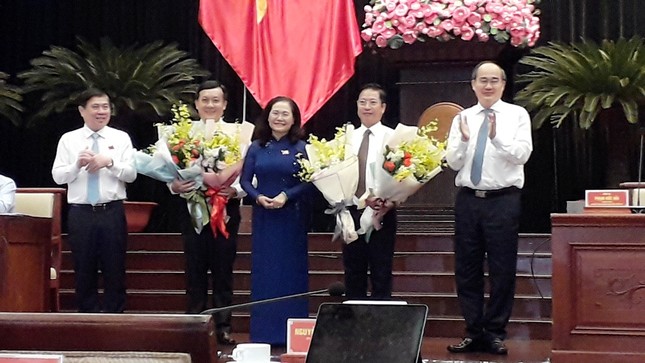 Ủy ban nhân dân TPHCM có 2 ủy viên mới ảnh 1