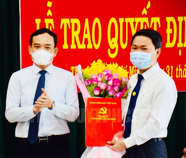 Nhiều lãnh đạo TPHCM xin thôi việc, nghỉ hưu sớm ảnh 3
