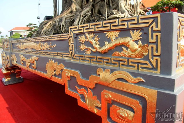 Trải thảm đỏ đón cây dát vàng 10 tỷ xôn xao khắp chốn ảnh 6