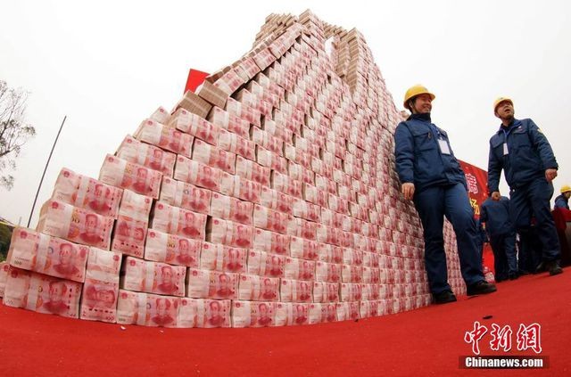 Công ty xếp 'núi tiền' chờ thưởng Tết cho nhân viên ảnh 4