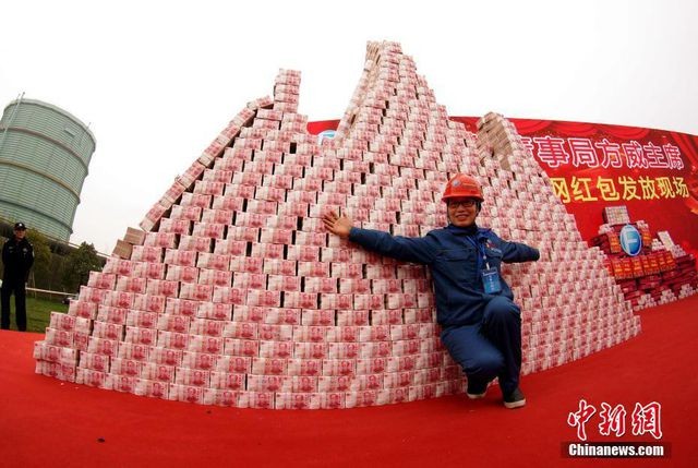 Công ty xếp 'núi tiền' chờ thưởng Tết cho nhân viên ảnh 6