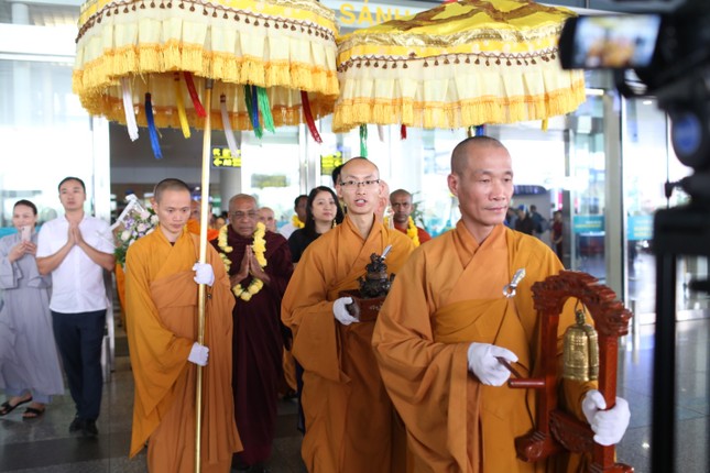 Hơn 1.200 đại biểu quốc tế đến Việt Nam dự Vesak trong ngày 11/5 ảnh 1