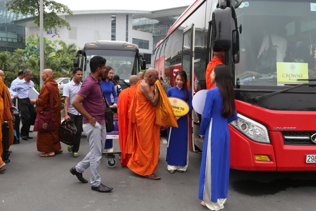 Hơn 1.200 đại biểu quốc tế đến Việt Nam dự Vesak trong ngày 11/5 ảnh 2