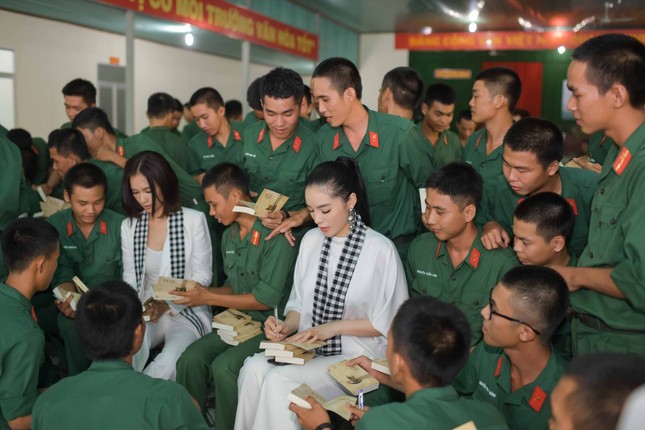 Hành trình 2000 hải lý đến vùng biển đảo của Tổ quốc ảnh 2