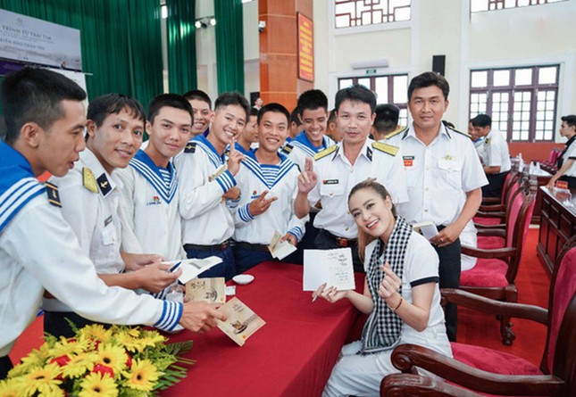 Hành Trình Từ Trái Tim - Hun đúc một thế hệ có Chí cả vĩ đại ảnh 12