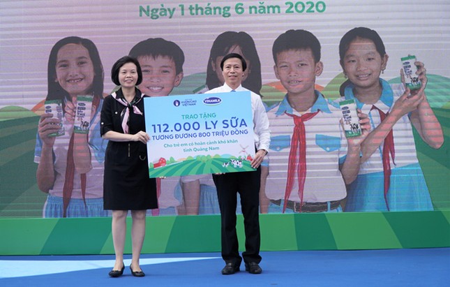 34.000 học sinh ở Quảng Nam vui uống sữa trong ngày tết thiếu nhi ảnh 3