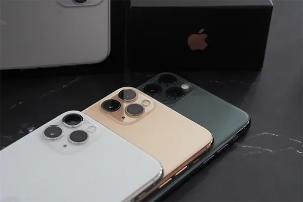 Nên mua iPhone 11 Pro Max ở đâu? ảnh 2