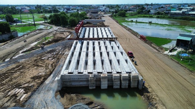 Long An băng băng 'về đích' các công trình trọng điểm ảnh 1