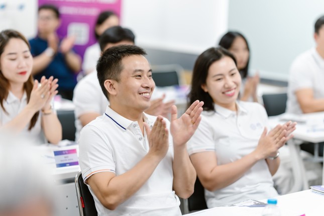 Nhận bằng MBA quốc tế không cần xuất ngoại: Chuyện của người trong cuộc ảnh 2