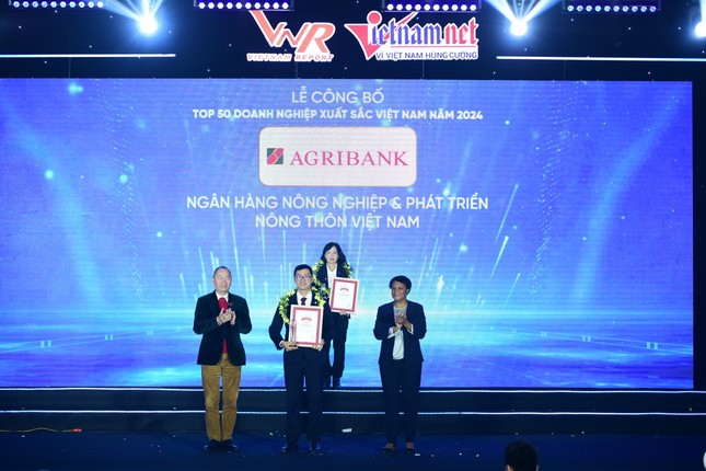 Agribank - TOP10 Doanh nghiệp lớn nhất Việt Nam năm 2024 ảnh 1