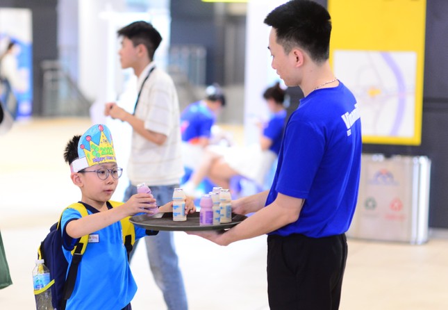 Cùng Vinamilk 'check-in' metro Bến Thành – Suối Tiên ảnh 6